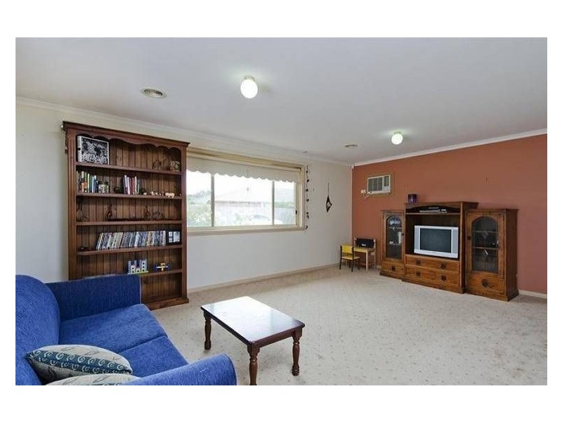 14 Oakwood Crescent, Hoppers Crossing VIC 3029