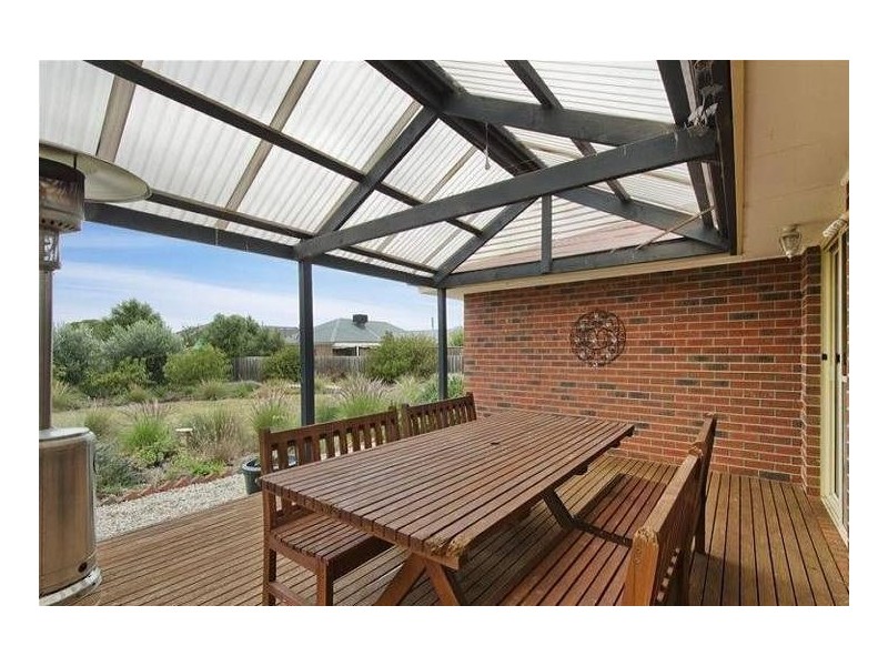 14 Oakwood Crescent, Hoppers Crossing VIC 3029