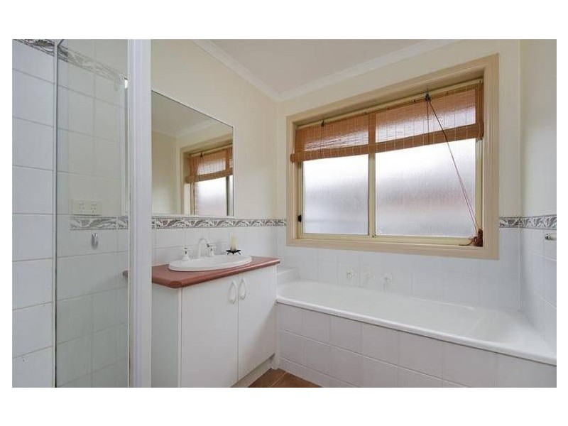 14 Oakwood Crescent, Hoppers Crossing VIC 3029