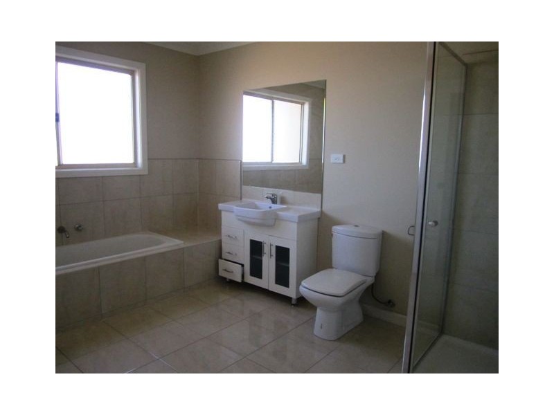 1/8-10 Harmony Drive, Tarneit VIC 3029