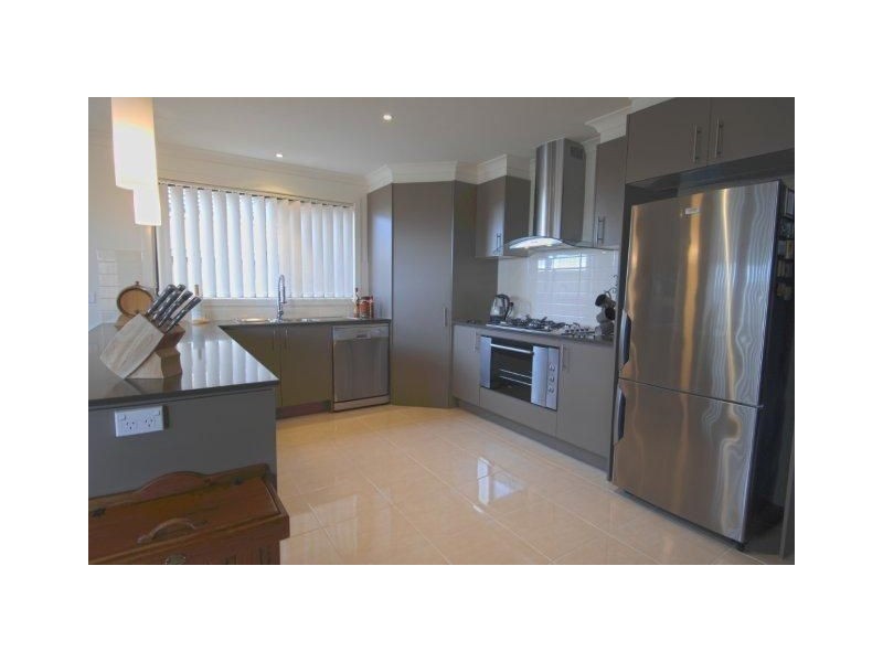 27 McWilliams Crescent, Point Cook VIC 3030