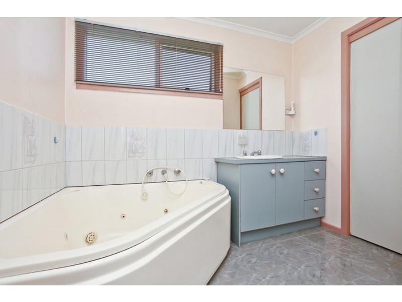 1/20-22 Retreat Place, Werribee VIC 3030