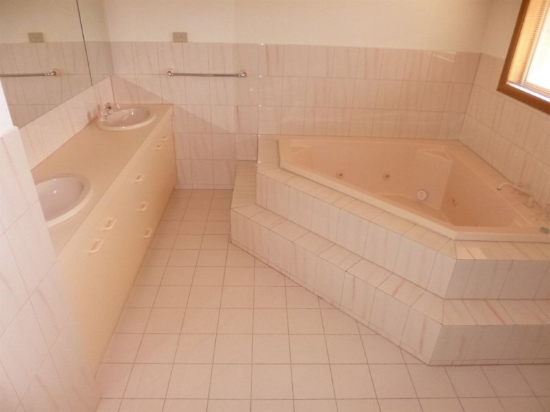 41 Bartlett Crescent, Hoppers Crossing VIC 3029