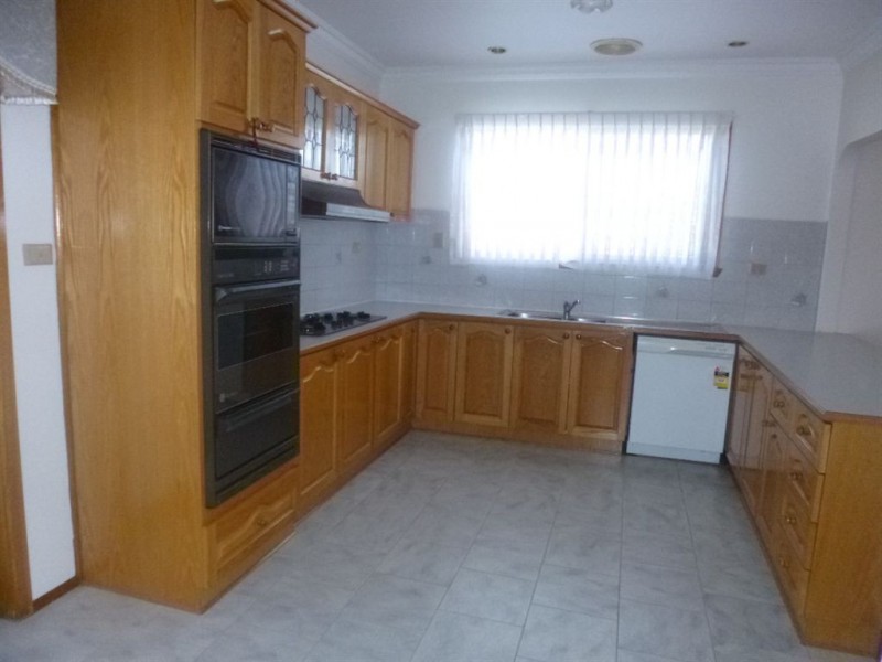 11 Hunter Avenue, Hoppers Crossing VIC 3029