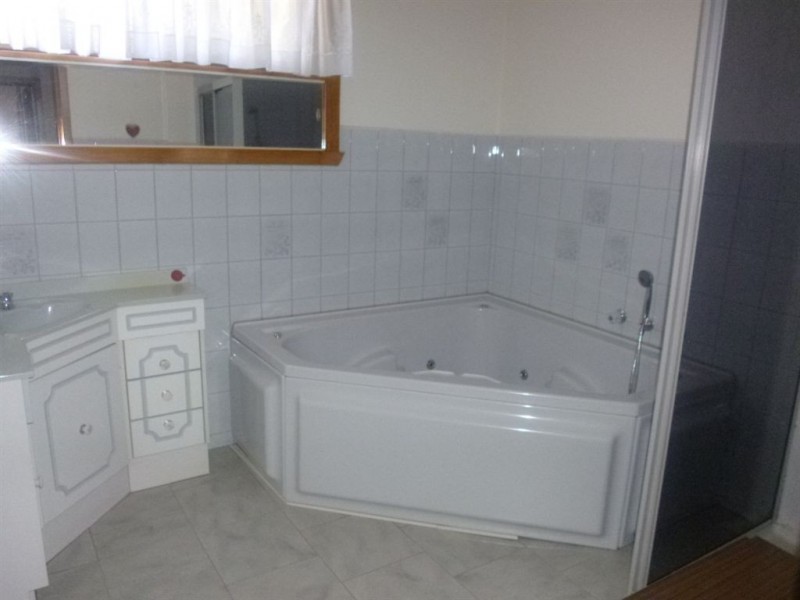 11 Hunter Avenue, Hoppers Crossing VIC 3029