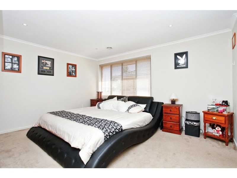 32 Turnstone Drive, Point Cook VIC 3030