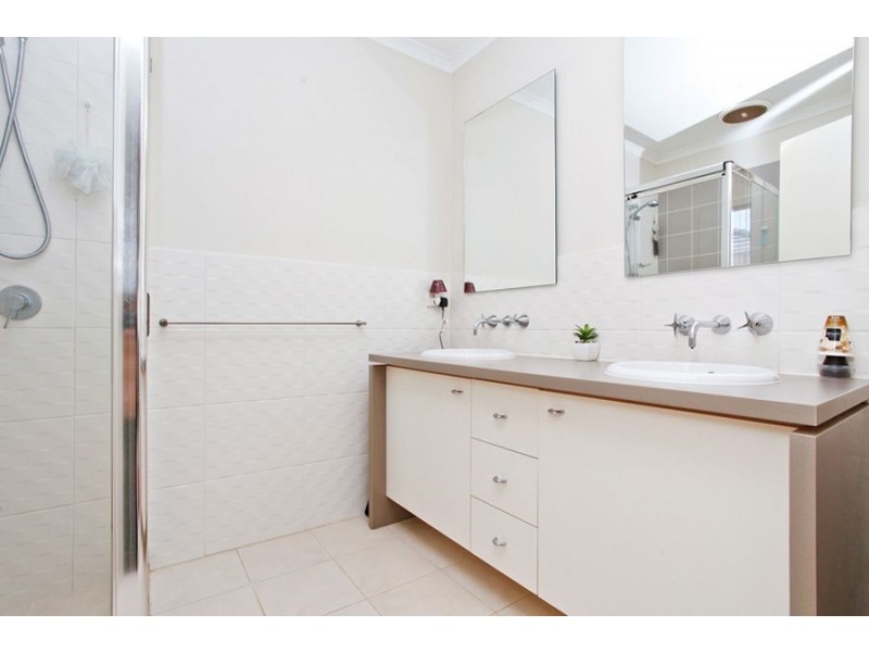 32 Turnstone Drive, Point Cook VIC 3030