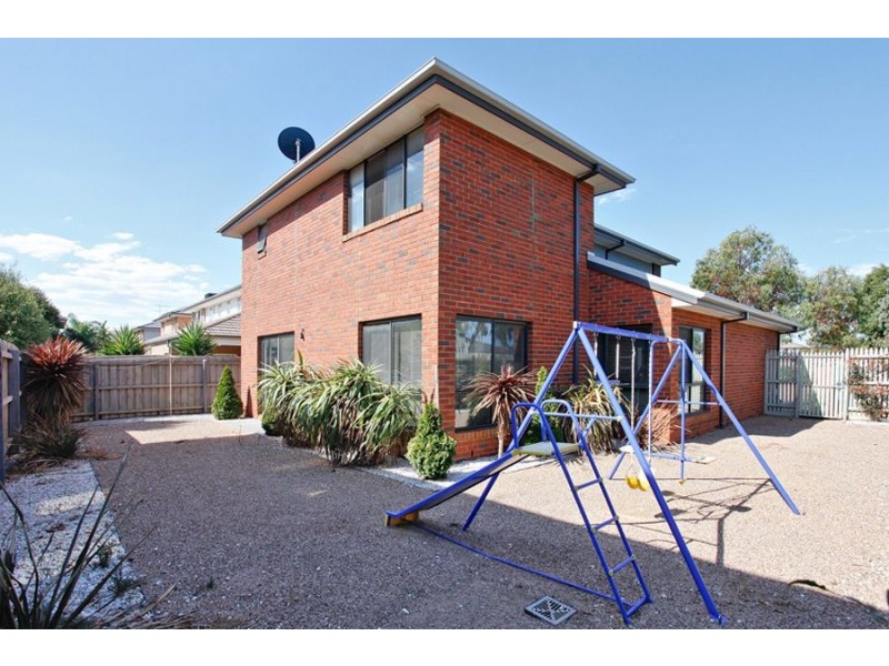 32 Turnstone Drive, Point Cook VIC 3030