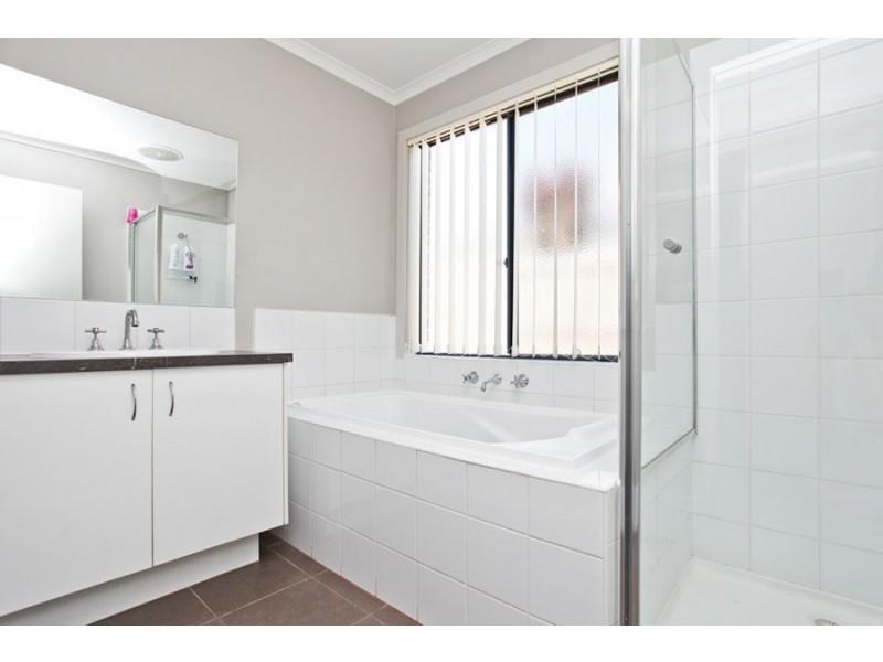 4 Hydrangea Drive, Point Cook VIC 3030