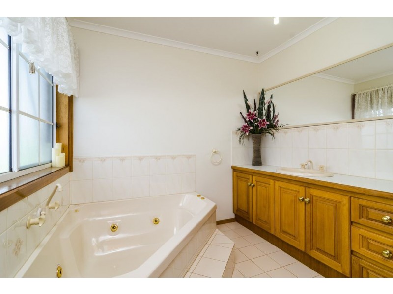 31 Hopetoun Road, Werribee VIC 3030