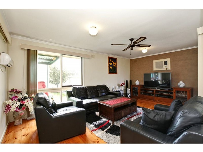 6 Quartok Avenue, Werribee VIC 3030