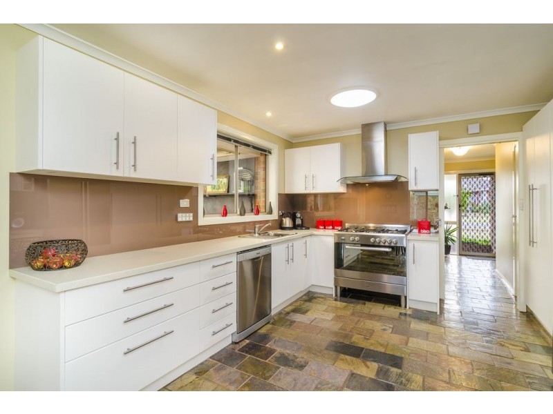 60 Birchwood Boulevard, Hoppers Crossing VIC 3029