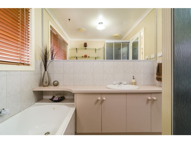 60 Birchwood Boulevard, Hoppers Crossing VIC 3029