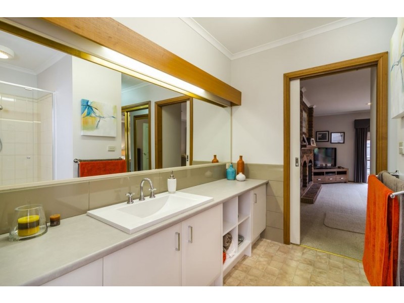 2 Nicole Court, Werribee VIC 3030