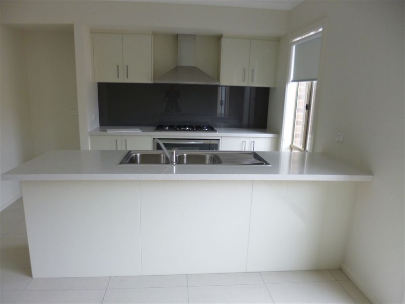 28 Scrubwren Drive, Williams Landing VIC 3027