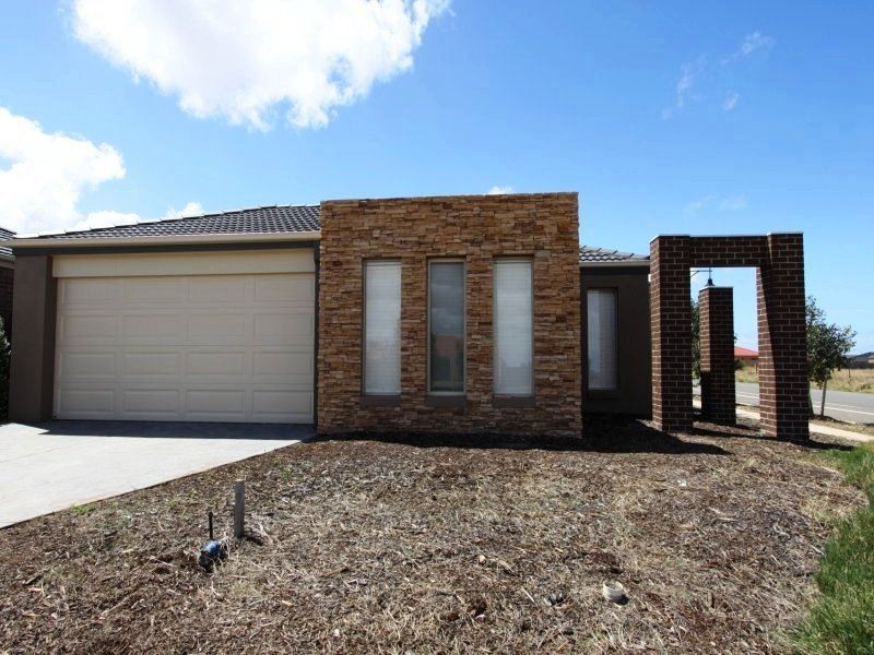 2 Stoneybrook way, Truganina VIC 3029