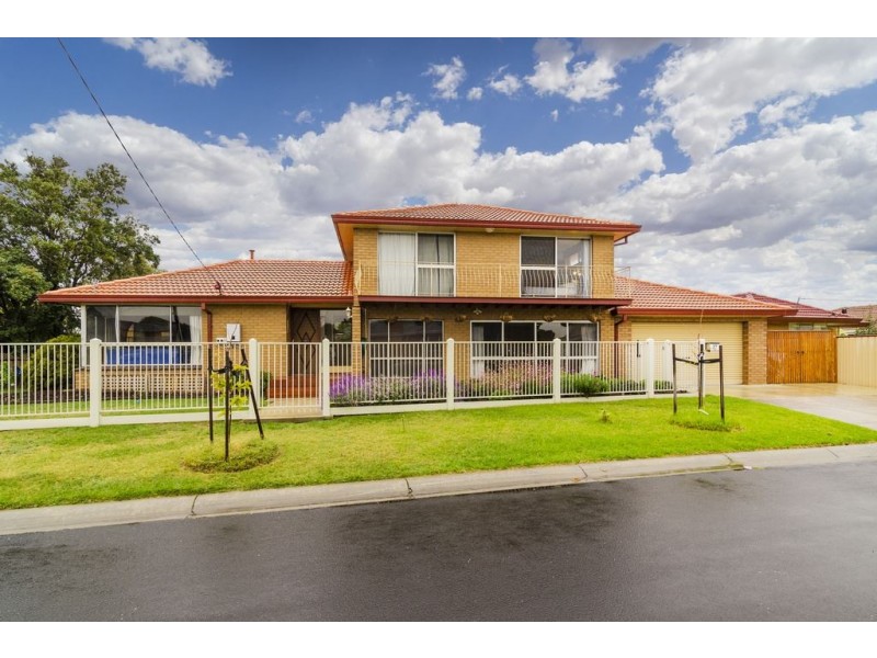 27 Baden Drive, Hoppers Crossing VIC 3029