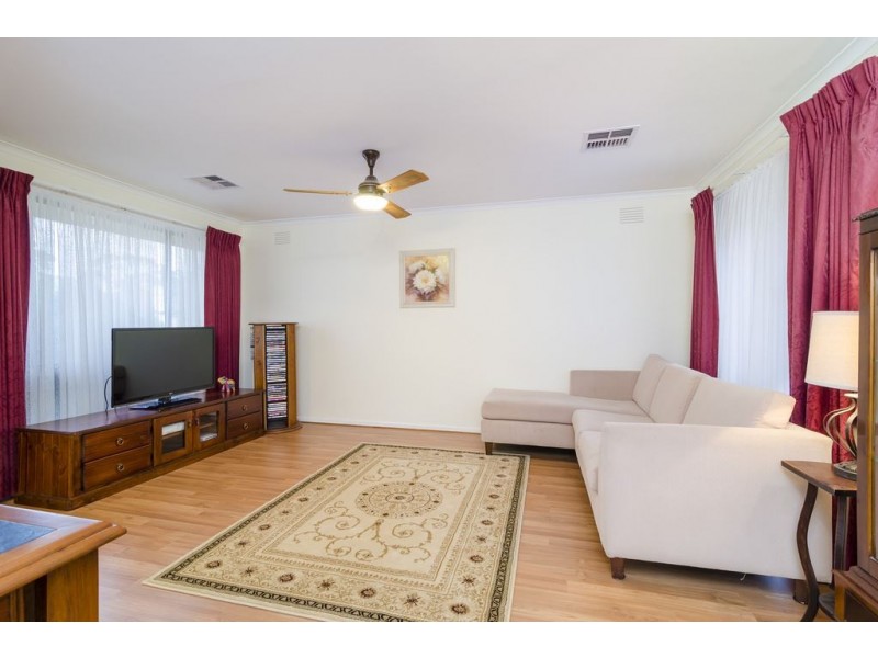 5 Nantilla Crescent, Werribee VIC 3030