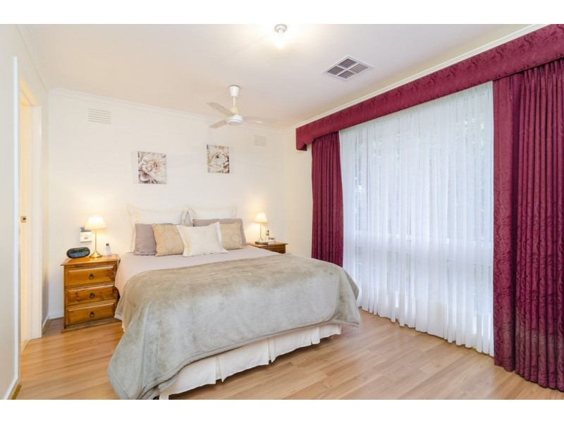 5 Nantilla Crescent, Werribee VIC 3030