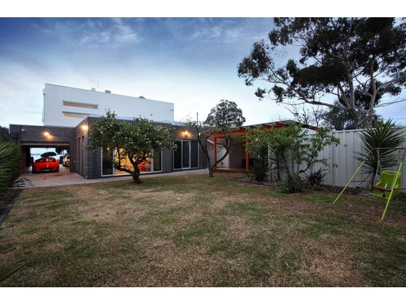 29 The Esplanade, North Geelong VIC 3215