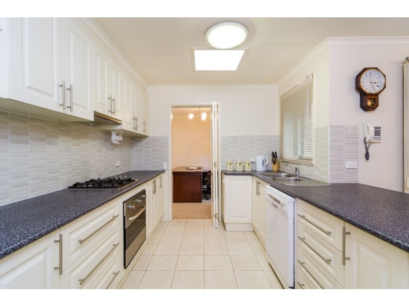 33 Manorvale Parade, Werribee VIC 3030