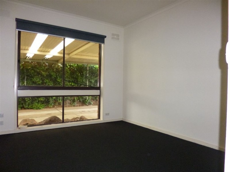 33 Cormorant Crescent, Werribee VIC 3030