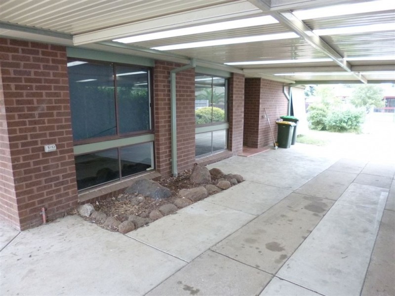 33 Cormorant Crescent, Werribee VIC 3030