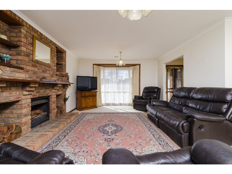 32 Montpellier Drive, Werribee VIC 3030