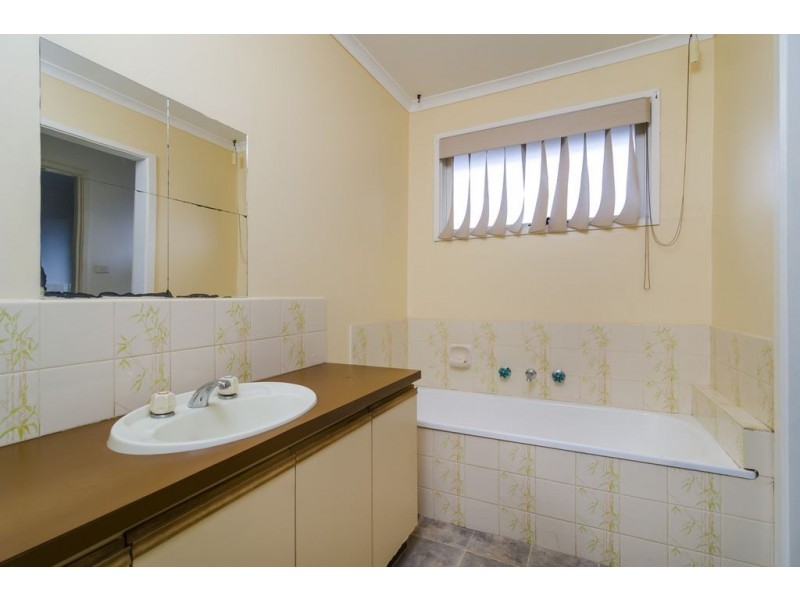 11 Whitehaven Court, Wyndham Vale VIC 3024