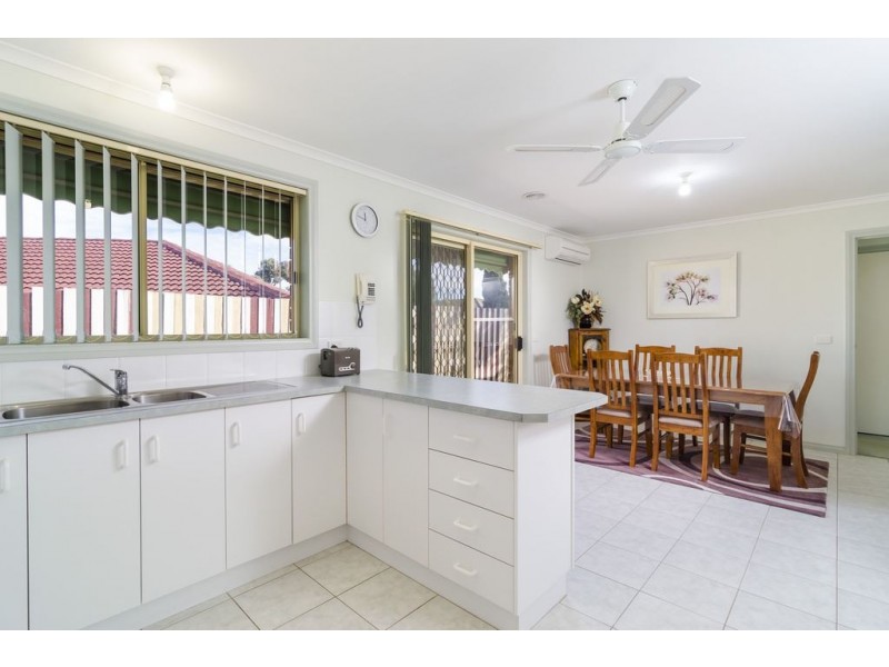 2/33 Mossfiel Drive, Hoppers Crossing VIC 3029