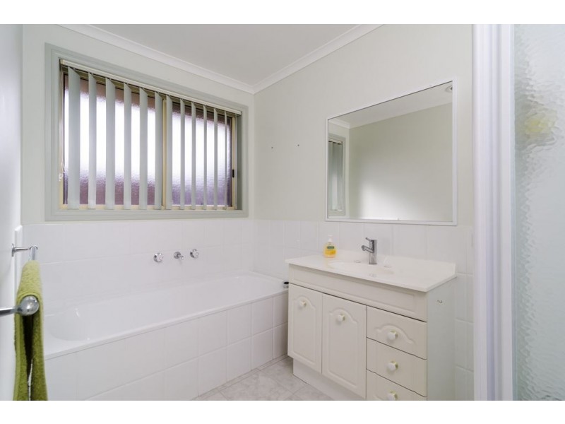 2/33 Mossfiel Drive, Hoppers Crossing VIC 3029