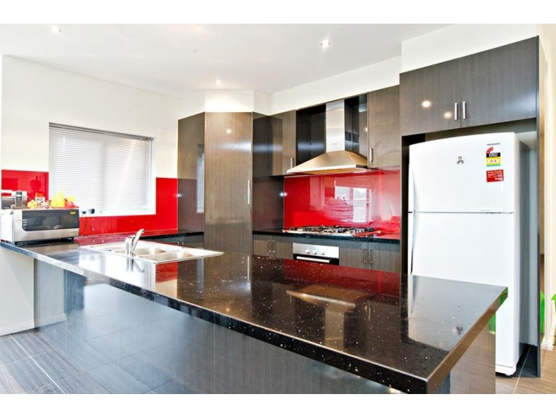 B/13 Kingfisher Court, Werribee VIC 3030