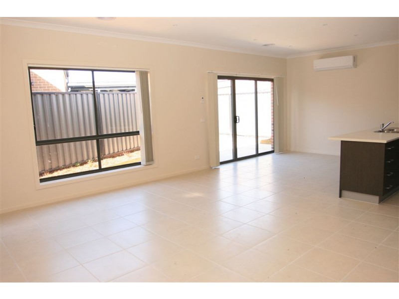 2/40 Benetti Drive, Lara VIC 3212