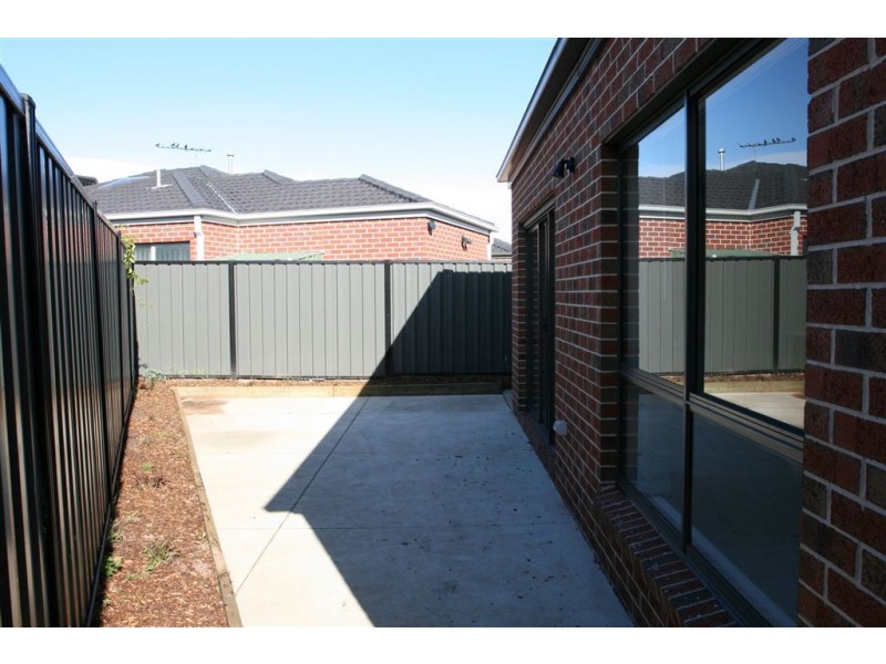 2/40 Benetti Drive, Lara VIC 3212