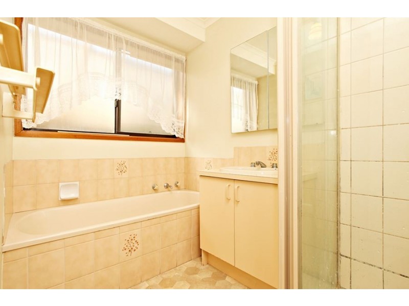 32 Dummet Ave, Hoppers Crossing VIC 3029