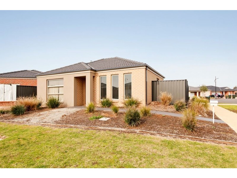 12 Vicky Court, Point Cook VIC 3030