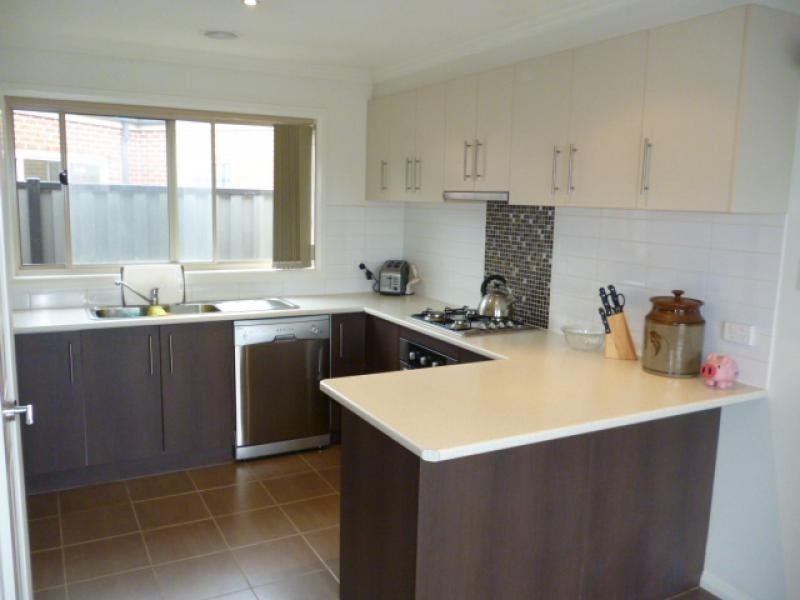 12 Vicky Court, Point Cook VIC 3030