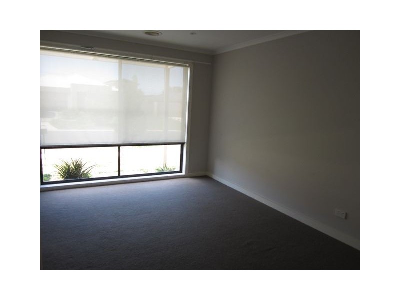 2 Barmera Way, Truganina VIC 3029