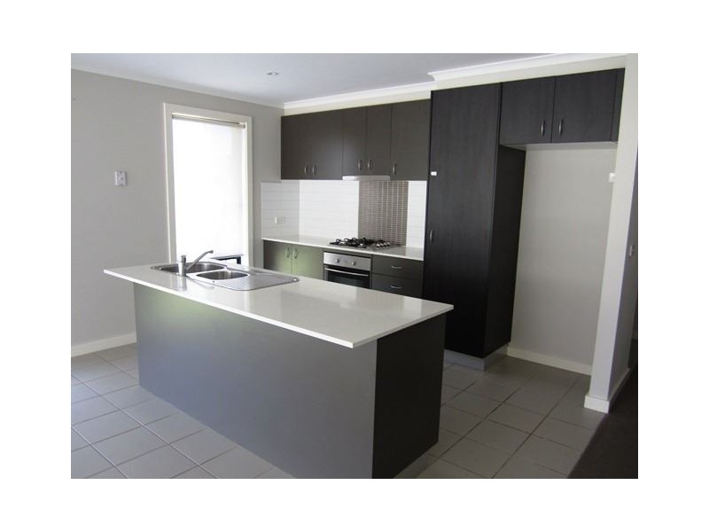 2 Barmera Way, Truganina VIC 3029