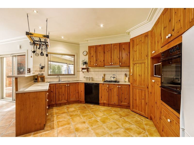 19 Bronte Court, Wyndham Vale VIC 3024