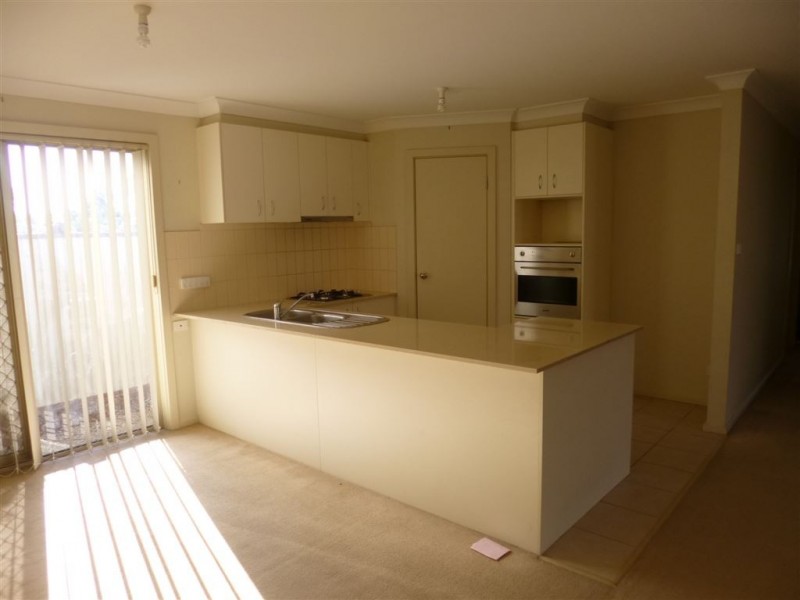 13 Birdsong Glades, Tarneit VIC 3029