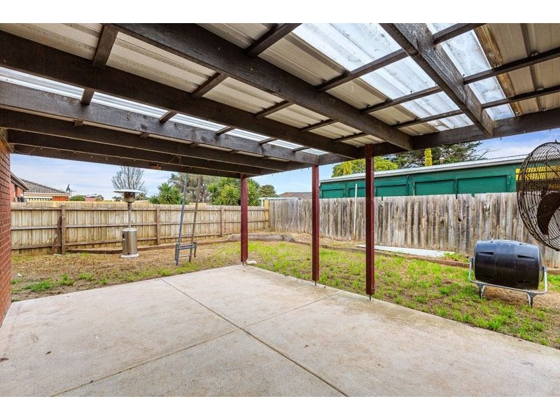 8 Dongala Drive, Werribee VIC 3030