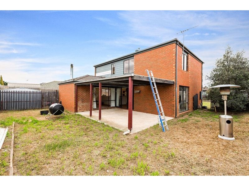 8 Dongala Drive, Werribee VIC 3030