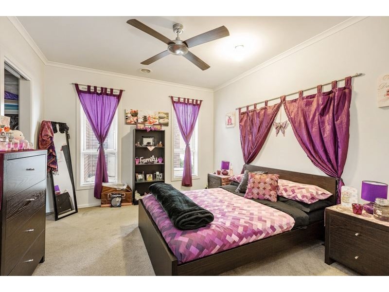 2/47 West Meadows Lane, Truganina VIC 3029