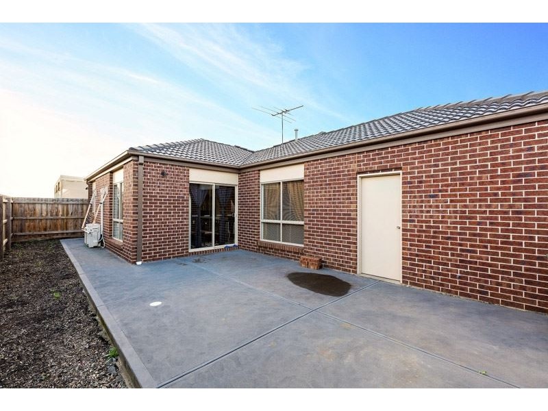 2/47 West Meadows Lane, Truganina VIC 3029