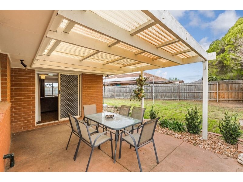 10 Alkira Close, Wyndham Vale VIC 3024