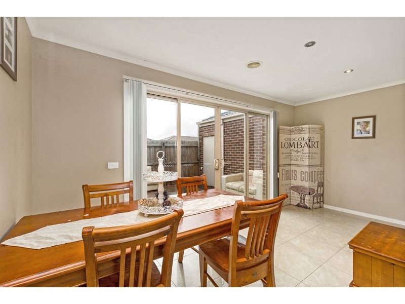 2/9 Swinburne Court, Truganina VIC 3029