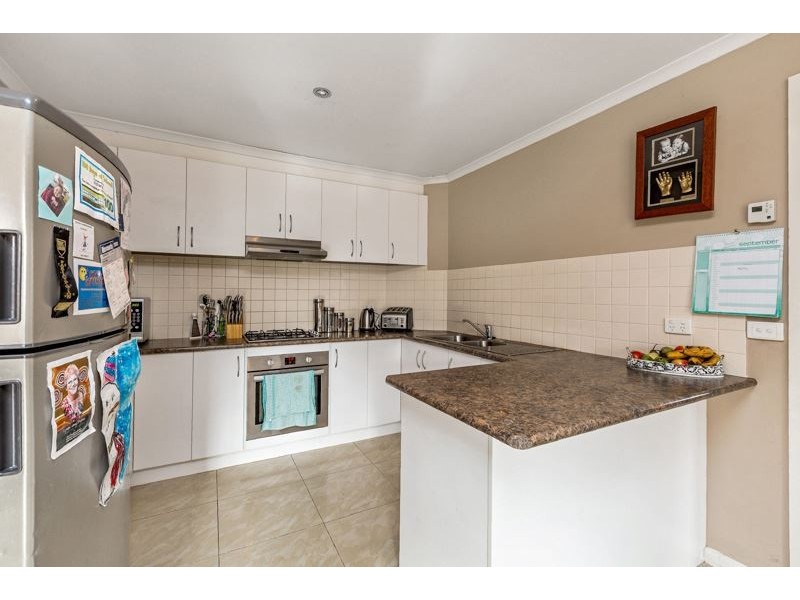 2/9 Swinburne Court, Truganina VIC 3029