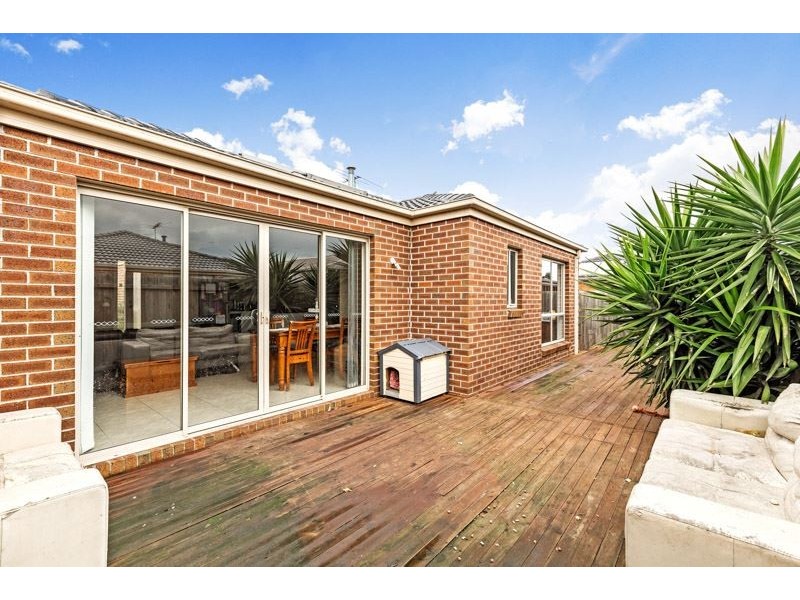 2/9 Swinburne Court, Truganina VIC 3029