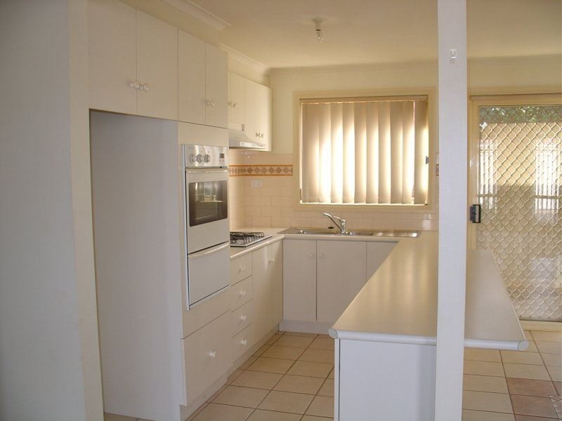 2/27 Hotham Crescent, Hoppers Crossing VIC 3029